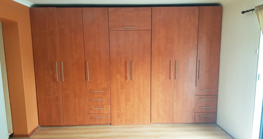 To Let 1 Bedroom Property for Rent in Wetton Western Cape